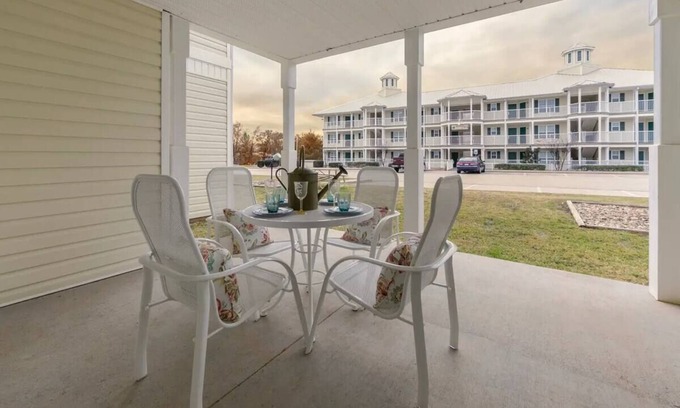 Flint Apartment | Cozy 2-bedroom apartment with AC, fitness room and WiFi in welcoming Flint