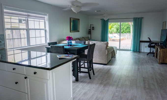 Grace Bay Hills House | Cozy 2 bedroom Bungalow located in Grace Bay Area - Monthly rates Available