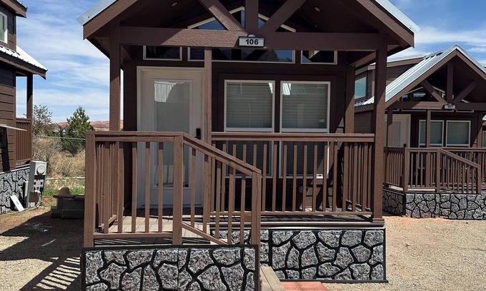 Moab South Valley Cabin | Cozy 2-bedroom cabin #106 in awesome Moab with AC, Wi-Fi