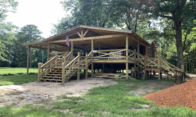 Kokomo Cabin | Cozy 2-bedroom cabin with AC on the Pearl River in Angie. LA