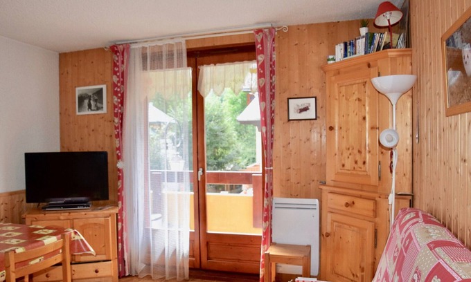 Valloire Apartment | Cozy 2-Room Cabin for 5, South-West Facing, Near Valloire Center