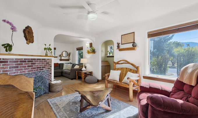Rose Park House | Cozy 2BD Home minutes from heart of Missoula - fenced backyard great for dogs!