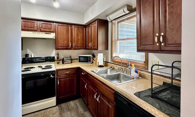 St. Robert House | Cozy 2BR: 5 Min to Fort Leonard Wood