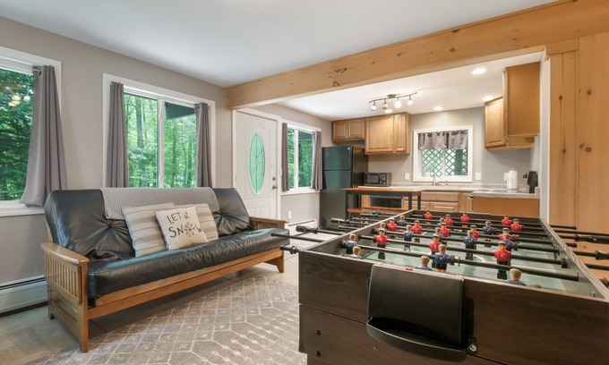 Killington House | Cozy 2BR Mountain Retreat Near Killington Resort - Pet Friendly w/Fireplace