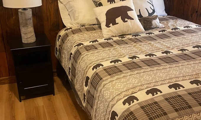 Moose Pass Cabin | Cozy 3-bedroom cabin in welcoming Moose Pass, Alaska.