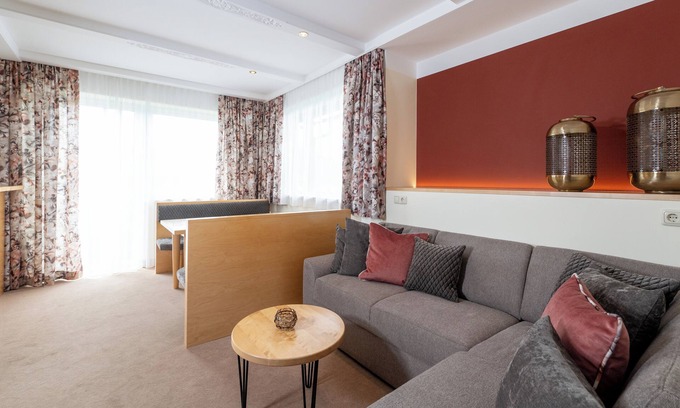 Poertschach am Woerthersee Apartment | Cozy apartment "BIRKE", on a hill, with bathing beach on Lake Wörthersee