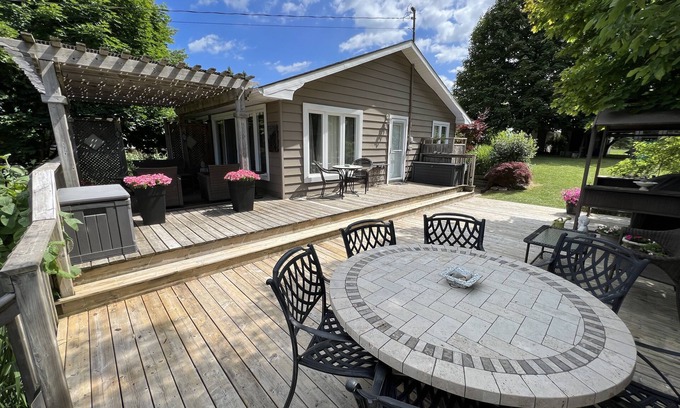 Bluewater House | Cozy and comfortable 3-bedroom getaway