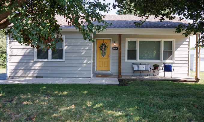 Waldron House | Cozy and Conveniently located close to KCI