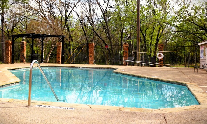 Euless House | Cozy and Luxurious Hideaway in Euless, Texas. Pet Friendly!