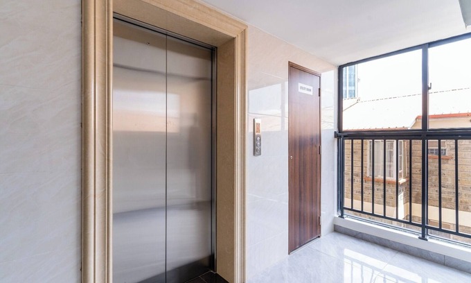 Nairobi Upper Hill Apartment | Cozy apartment in enchanting Nairobi with WiFi, swimming pool and fitness room.