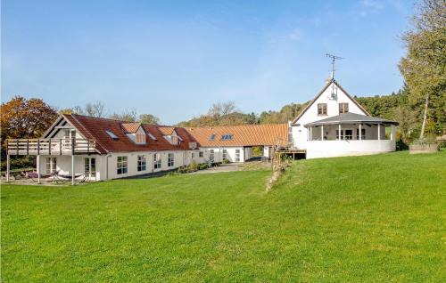 Gudhjem Apartment | Cozy Apartment In Gudhjem With Kitchen