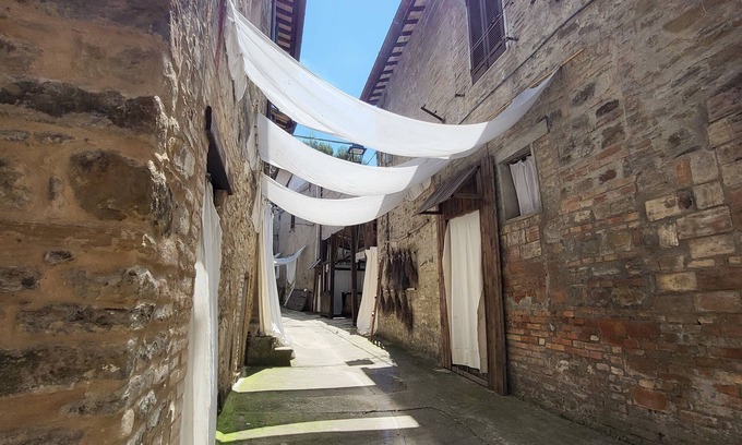 Guzman Apartment | Cozy apartment, inside the walls of Bevagna, newly renovated.