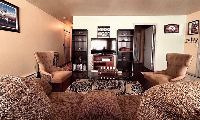 Colville Apartment | Cozy apartment nestled in the hills of Kettle Falls overlooking Lake Roosevelt.