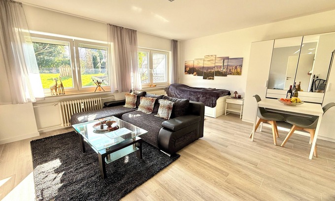 Osterath Apartment | Cozy apartment with a view of the countryside near the trade fair