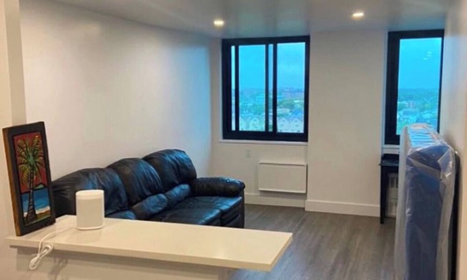 Queens Apartment | Cozy apartment with Bedroom , New appliances WiFi, AC in Queens On The Beach