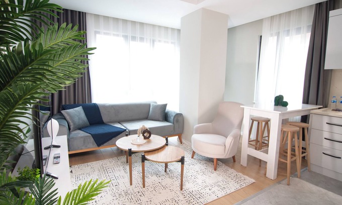 Kagithane Apartment | Cozy apt with bedroom & office