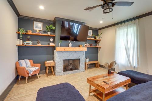 Arabi House | Cozy Arabi Home with Yard about 6 Mi to French Quarter!