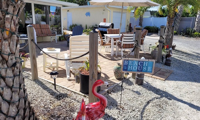 Ormond Beach Manors House | Cozy Beach Home, WIFI, Turnkey, Walk to the Beach