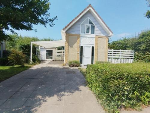 Kamperland House | Cozy Beach House Beautiful Water View, WiFi & Parking