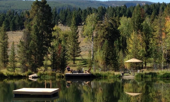 Gallatin Gateway Cabin | Cozy Cabin/House with Private Pond and 7KM of Skiing/Hiking Trails