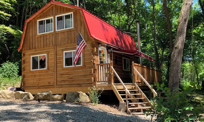 Chandlersville Cabin | Cozy cabin on 30 acres just minutes from The Wilds with AC, WiFi