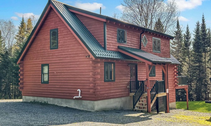 Rangeley House | Cozy Cabin with Rec Trail and Lake Access!