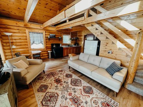Wasilla Ski Chalet | Cozy Cabins - Alaskan Getaways