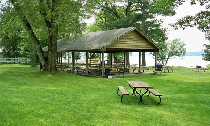 Bellaire Condo | Cozy Clean Shanty Creek Schuss Mountain Condo Northern Michigan Short’s Bellaire