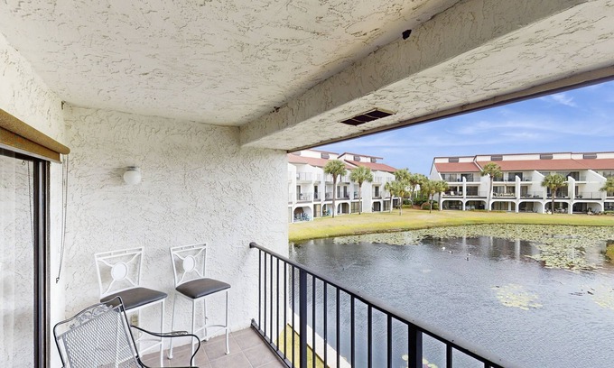 Panama City Beach Condo | Cozy coastal condo with shared pool, golf nearby and beach access