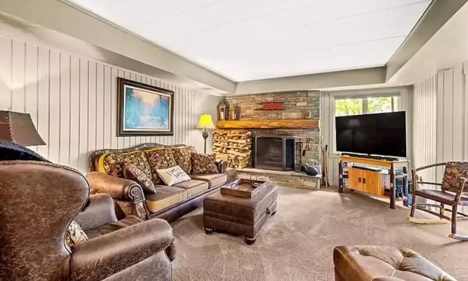 Seven Springs Condo | Cozy Condo at Seven Springsn