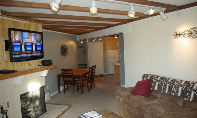 Wildernest Condo | Cozy Condo Close To Several World Class Resorts, Outlet Malls & Hiking Trails!