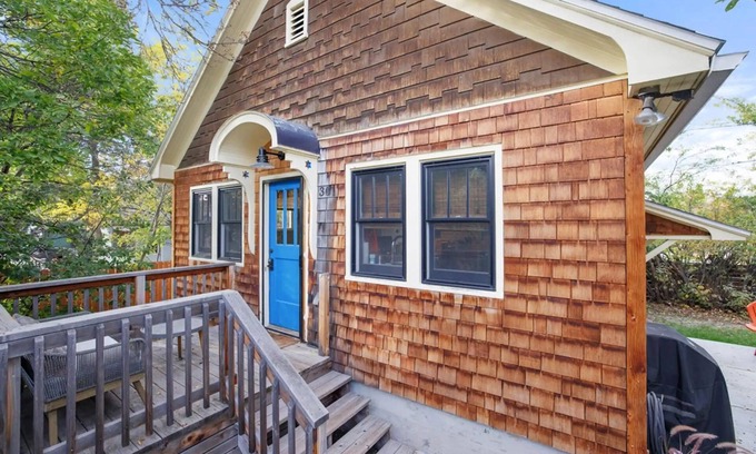 Bozeman Cottage | Cozy Cottage 1 Block to Main St