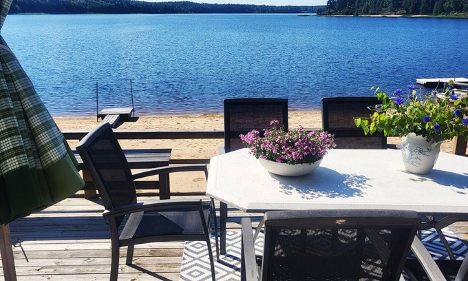 Hestra Ski Chalet | Cozy cottage on a lakeside plot outside Gislaved | SE05083