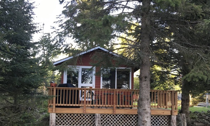 Grand Marais Cottage | Cozy Cottage on Shore of Lake Superior and the Flute Reed River