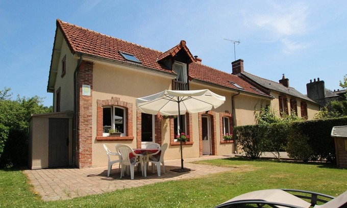 La Chapelle sur Vire Cottage | Cozy cottage with fireplace, Wifi and pets allowed