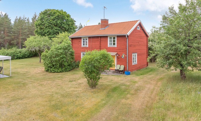 Rumskulla Ski Chalet | Cozy cottage with proximity to lake with jetty | SE05017