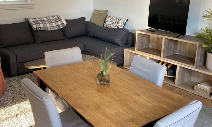North Dundas House | Cozy Country Bungalow