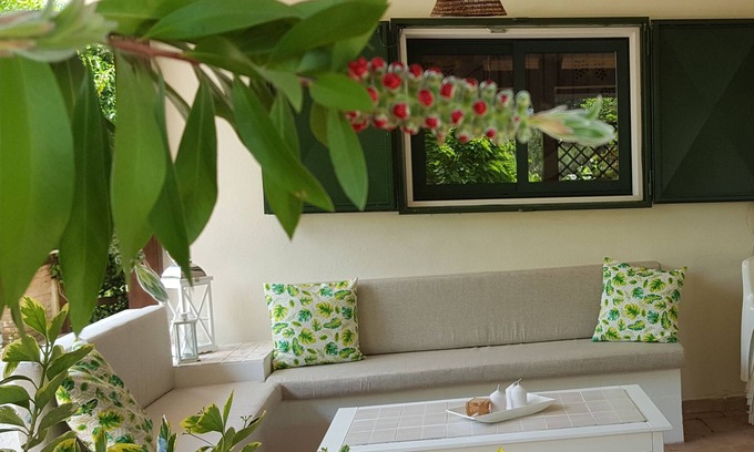 Santeramo in Colle Villa | Cozy COUNTRY CHALET IMMERSED IN THE GREEN AND WIDE OUTDOOR VERANDA