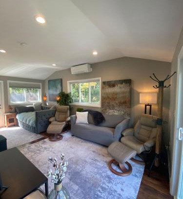 Framingham Apartment | Cozy en suite with high ceilings