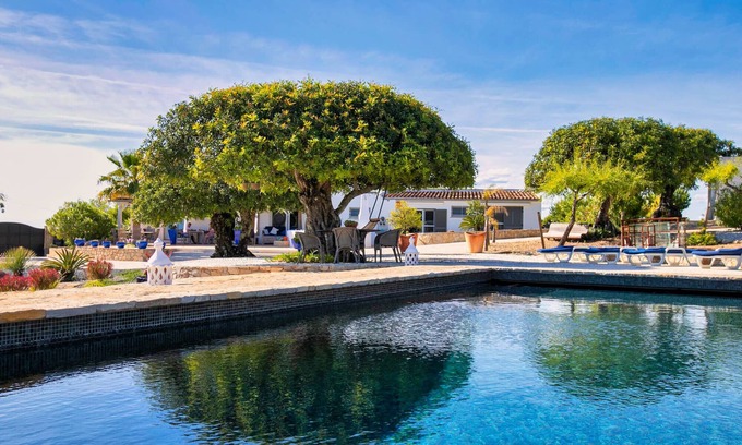 Quinta das Raposeiras Villa | Cozy family-friendly holiday home with many extras