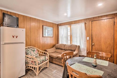 Hampton House | Cozy Hampton Cottage with BBQ - Walk to Ocean!
