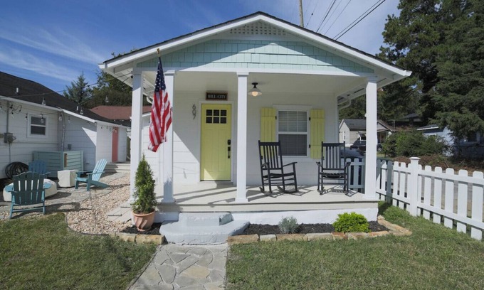 Chattanooga House | Cozy Historic Cottage | Walk to Northshore