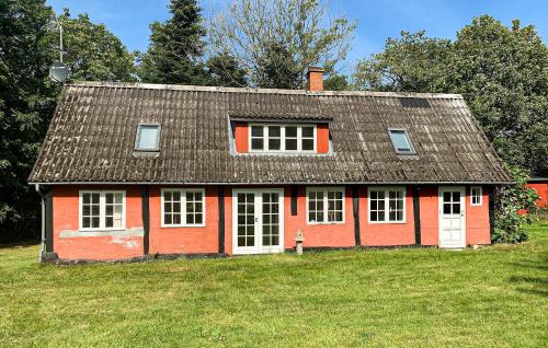 Pedersker House | Cozy Home In Aakirkeby With Wifi