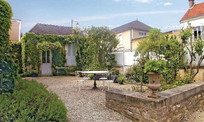 Chablis House | Cozy home in Chablis with WiFi