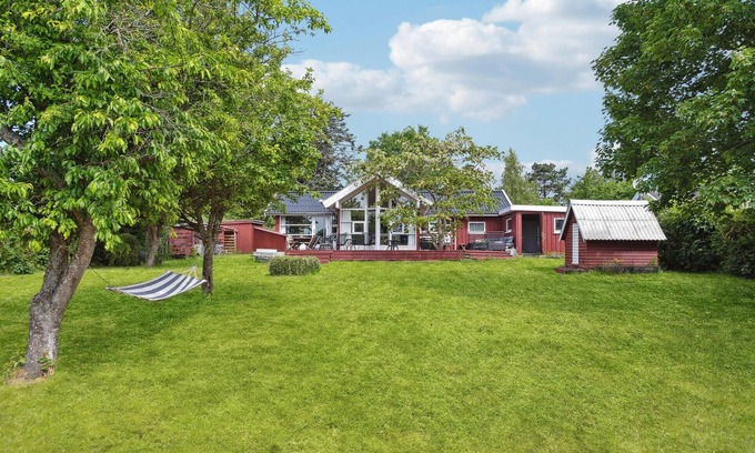 Dronningmolle House | Cozy home in Dronningmølle with WiFi