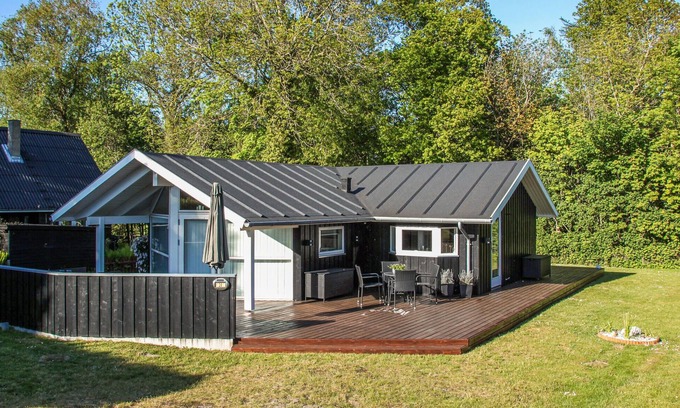 Frørup House | Cozy home in Frørup with kitchen