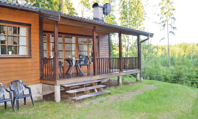 Vathult House | Cozy home in Gislaved with lake view