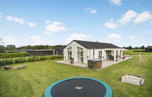 Flovt Strand House | Cozy Home In Haderslev With Wifi