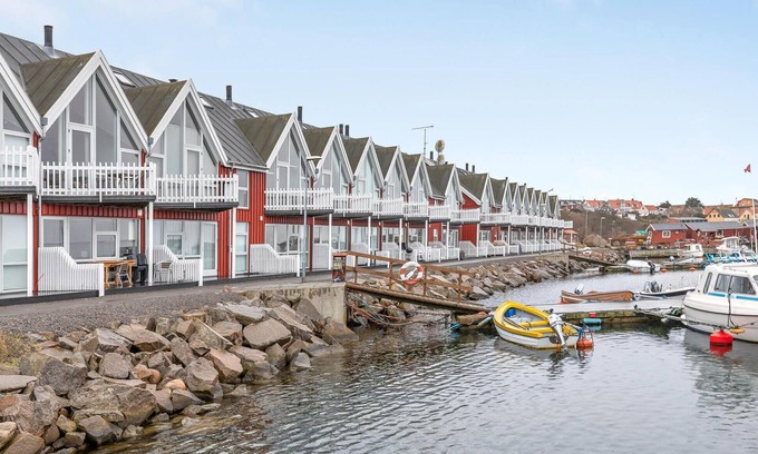 Hasle House | Cozy home in Hasle with house sea view