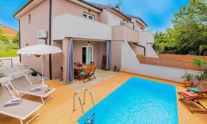 Klimno House | Cozy home in Klimno with WiFi